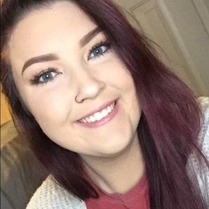 Meet your Posher, Katelyn